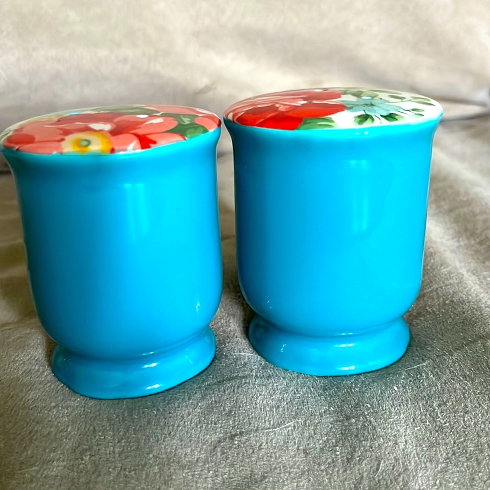 Pioneer Woman Salt and Pepper Shakers